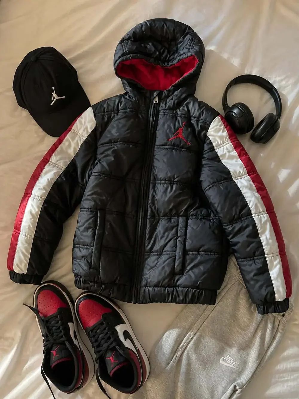Y2K Nike Jordan Boys Puffer Jacket Black Red Hooded Size M 10-12‎